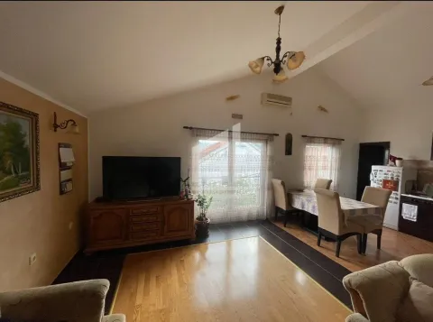 Rent, three bedroom apartment, 120m², Dalmatinska ulica, Podgorica - image 2