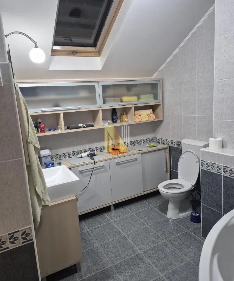 Prodaja, četvorosoban stan, 119m², Nova Detelinara, Novi Sad Sve Podlokacije