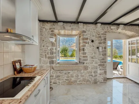 Prodaja, kuća, 800m², Prčanj, Kotor - image 16