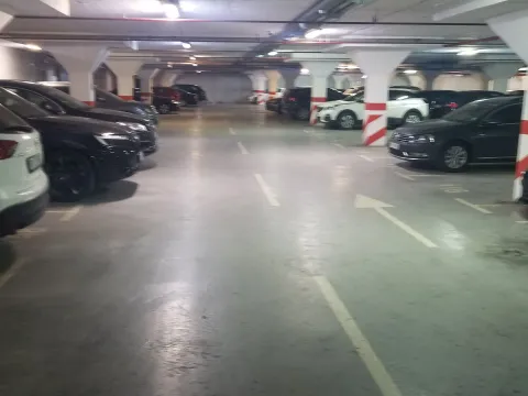 Prodaja, parking/garaža, 14m², City Kvart, Podgorica - image 1