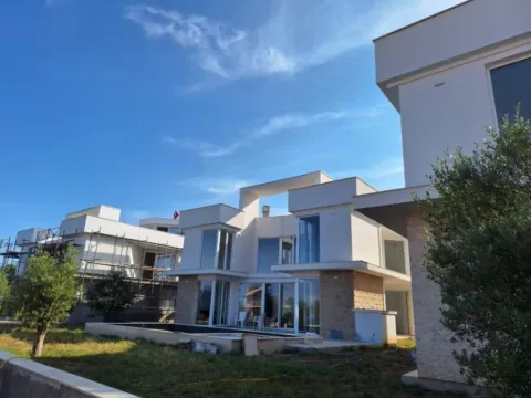 Sale, house, 453m², Krimovica, Kotor