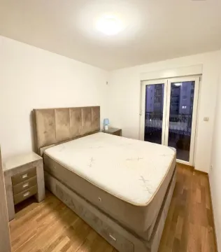 Rent, one bedroom apartment, 45m², City Kej, Podgorica - image 4