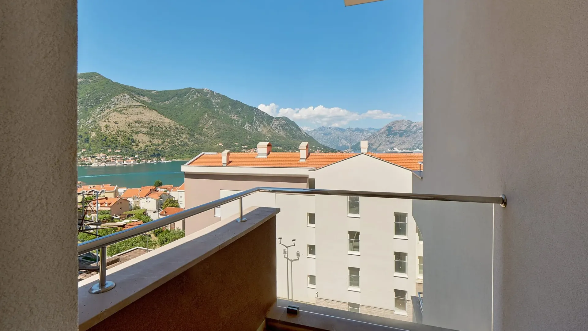 Sale, three bedroom apartment, 62m², Dobrota, Kotor