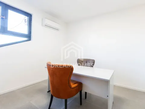 Izdavanje, poslovni prostor, 120m², Centar, Podgorica - image 4