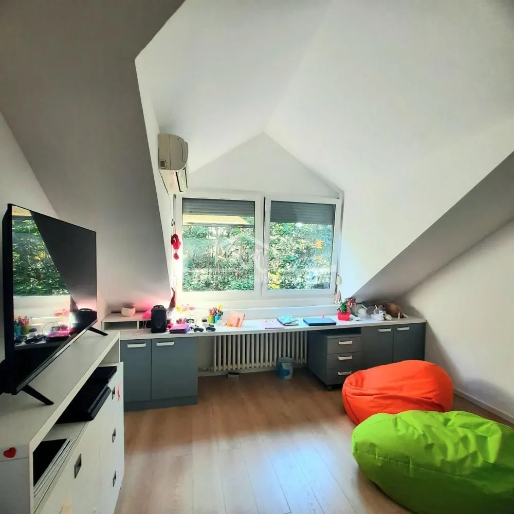 Prodaja, četvorosoban stan, 102m², Čukarica, Beograd