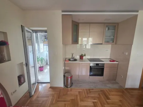 Rent, two bedroom apartment, 68m², Centar, Podgorica - image 4