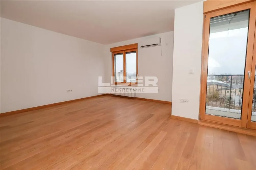 Prodaja, trosoban stan, 91m², Zemun Sve Podlokacije, Beograd