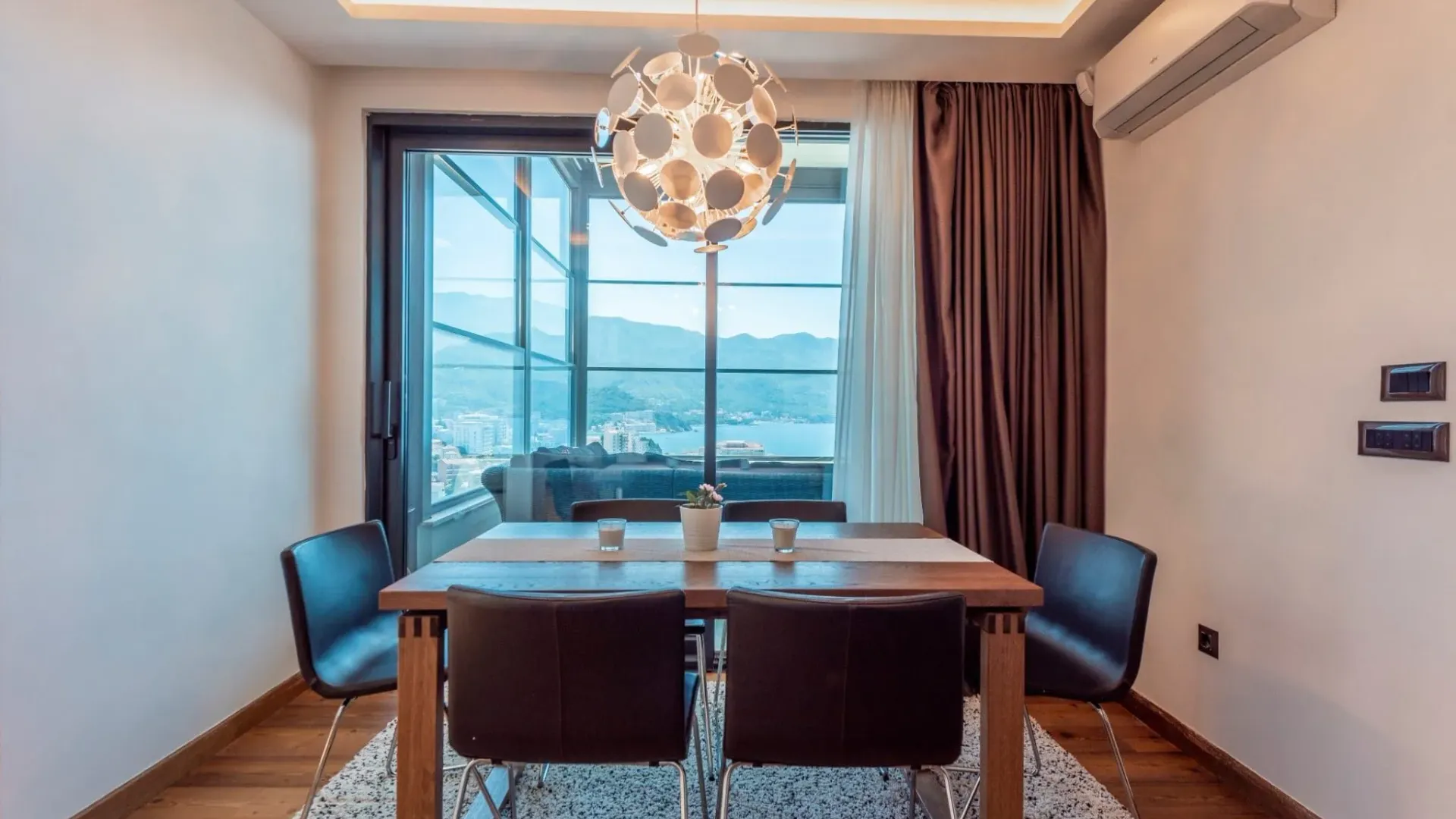 Sale, five bedroom apartment, 300m², Bečići, Budva
