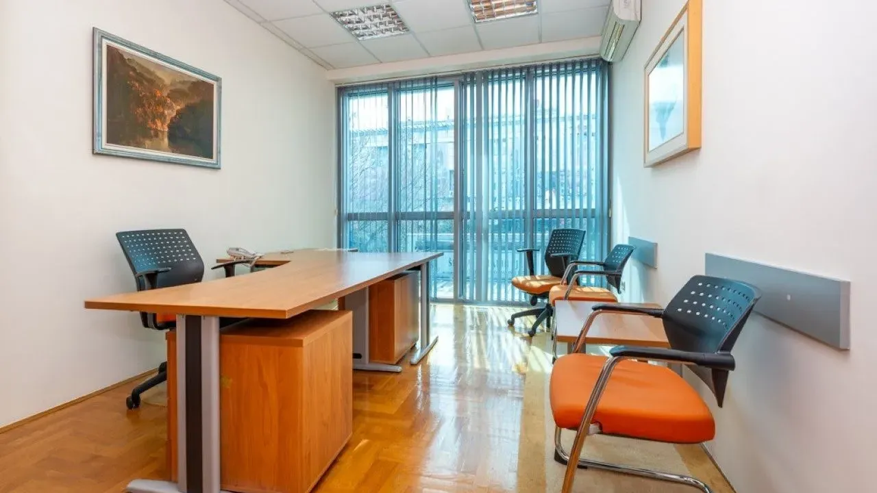 Izdavanje, poslovni prostor, 77m², Podgorica, Crna Gora