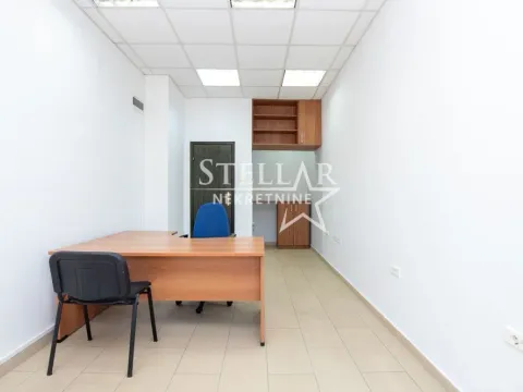 Rent, office space, 18m², Vezirov Most, Podgorica - image 1