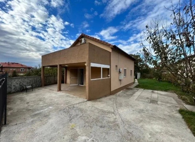 Rent, house, 100m², Masline, Podgorica