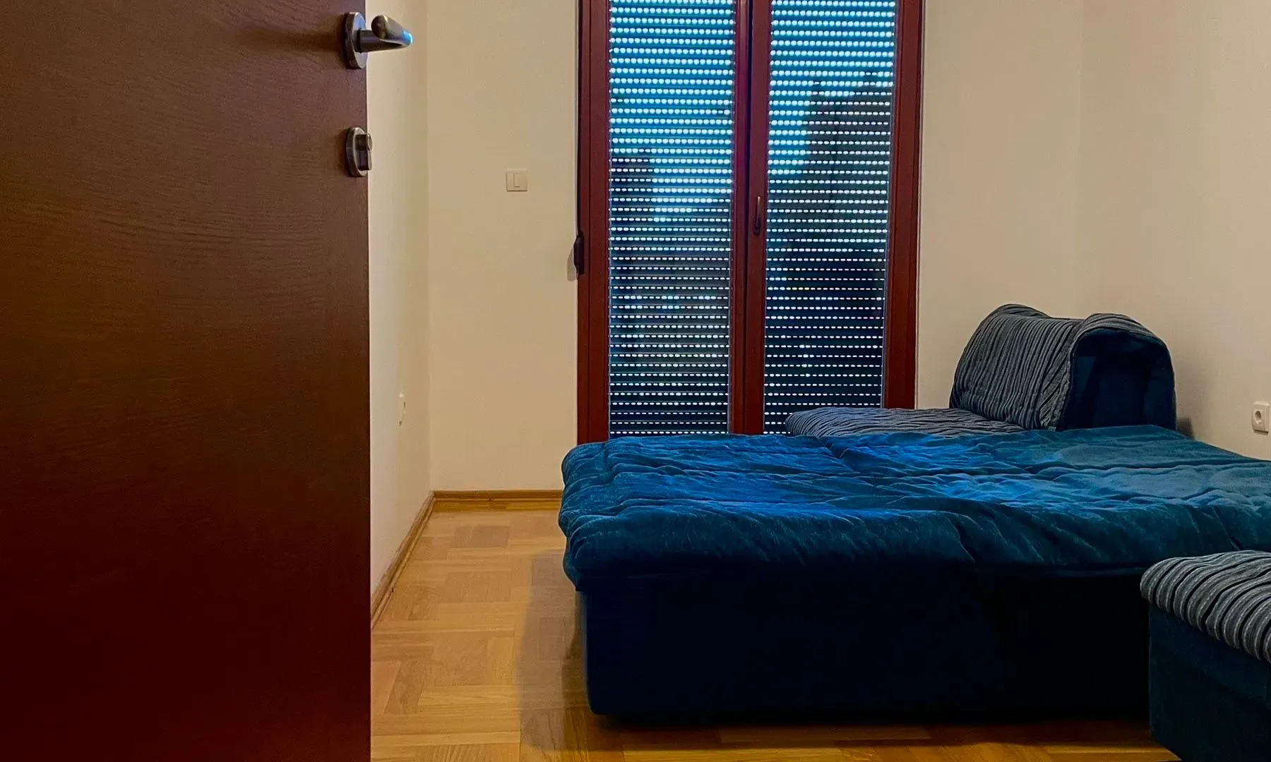 Izdavanje, jednosoban stan, 63m², Rozino, Budva