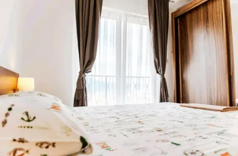 Izdavanje, jednosoban stan, 45m², Kalimanj, Tivat - image 7