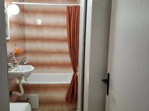 Izdavanje, garsonjera, 30m², Malo Brdo, Podgorica - image 4