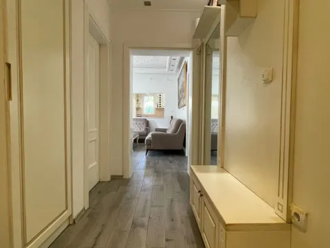 Rent, two bedroom apartment, 100m², Tivat, Crna Gora - image 5