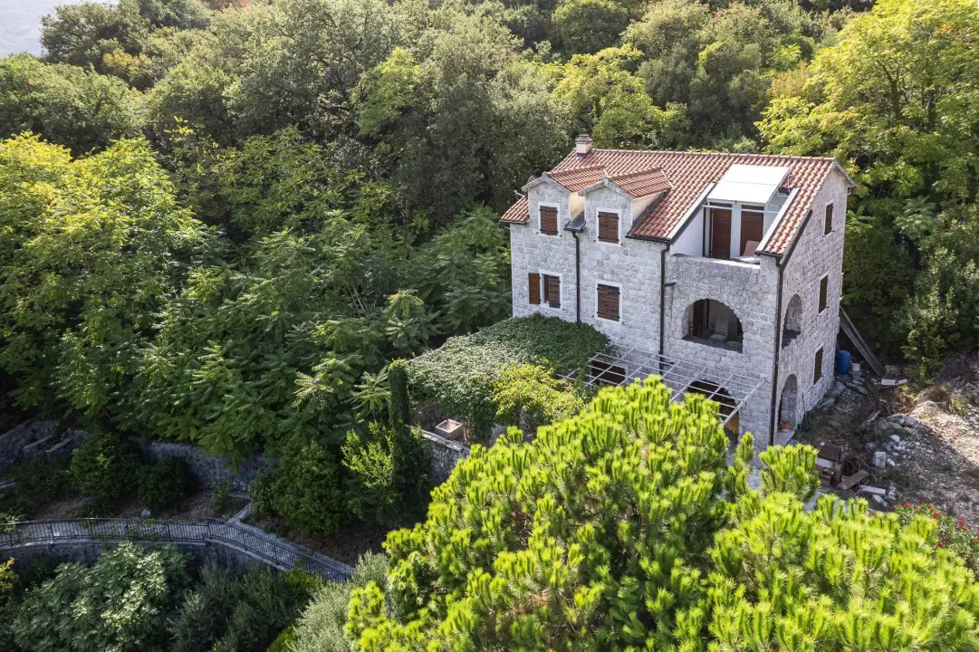 Prodaja, kuća, 200m², Strp, Kotor