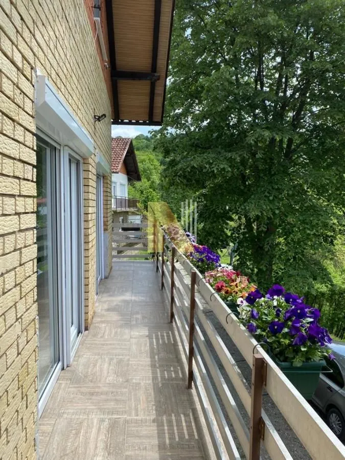 Prodaja, kuća, 150m², Rakovac, Novi Sad Sve Podlokacije