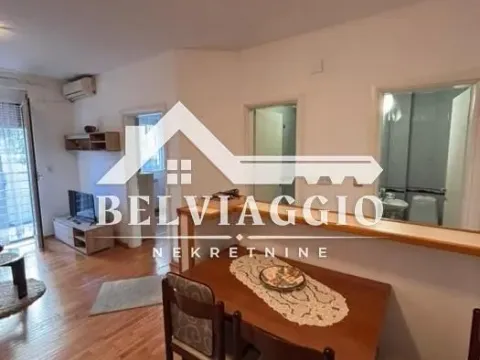 Izdavanje, dvosoban stan, 45m², Grad, Kotor - image 5