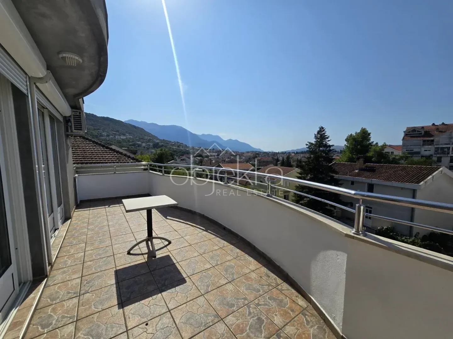 Rent, one bedroom apartment, 75m², Tivat, Crna Gora