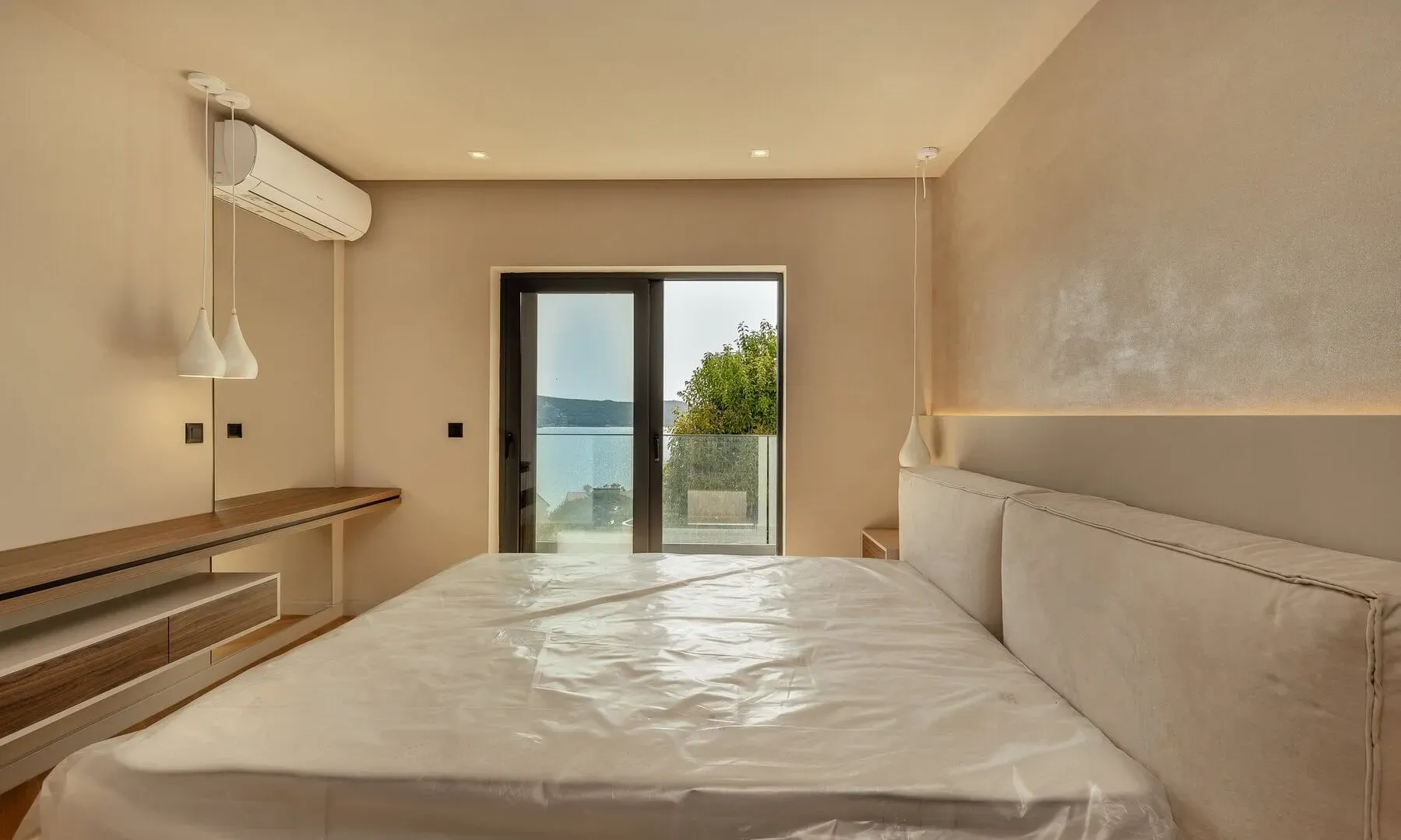 Prodaja, dvosoban stan, 180m², Kotor, Crna Gora