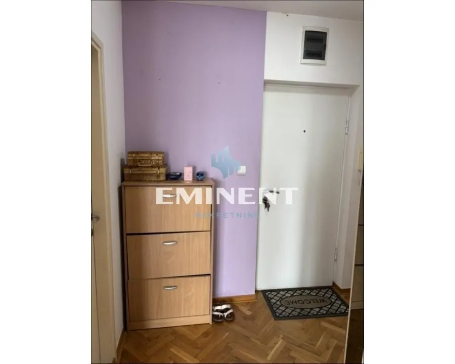 Izdavanje, dvosoban stan, 42m², Profesorska Kolonija, Palilula Sve Podlokacije