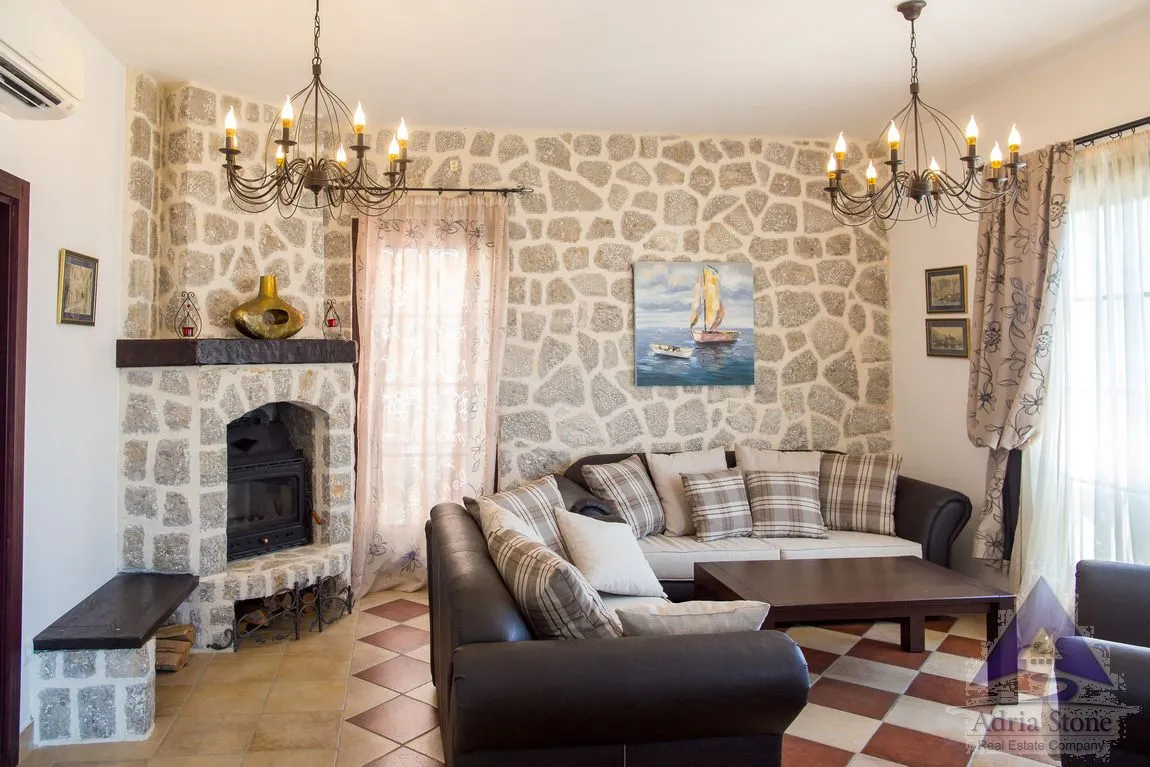 Prodaja, ugostiteljski objekat, 235m², Kostanjica, Kotor
