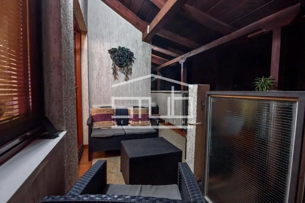 Sale, four bedroom apartment, 105m², Stari Grad, Beograd