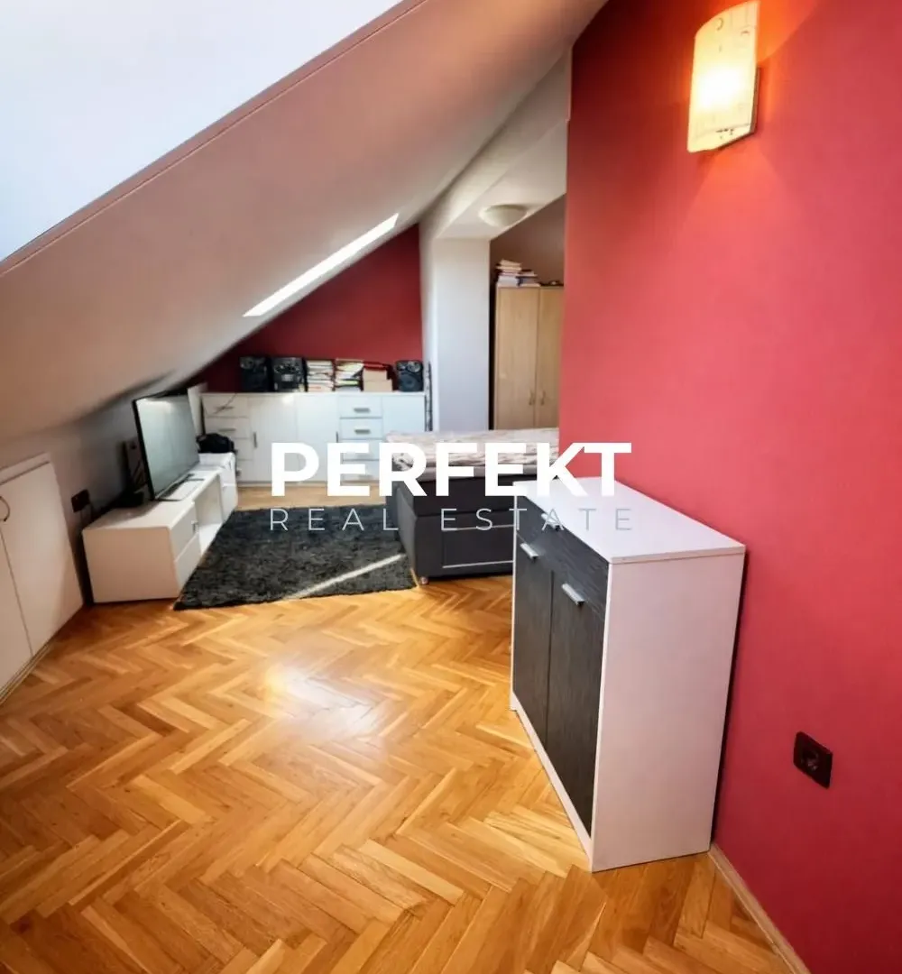 Prodaja, trosoban stan, 79m², Centar, Pančevo