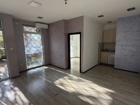 Izdavanje, poslovni prostor, 31m², Blok 9, Podgorica - image 6