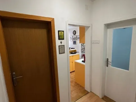 Prodaja, trosoban stan, 78m², Karaburma, Palilula Sve Podlokacije - image 2