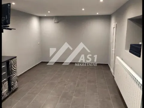 Izdavanje, trosoban stan, 91m², Centar, Novi Sad - image 5