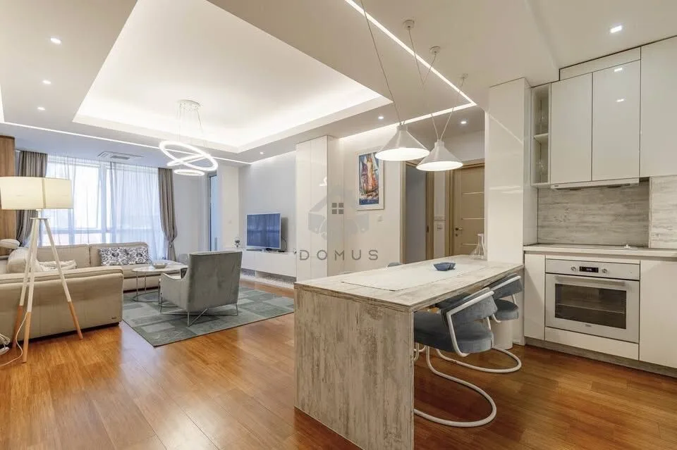 Prodaja, dvosoban stan, 90m², Budva, Crna Gora