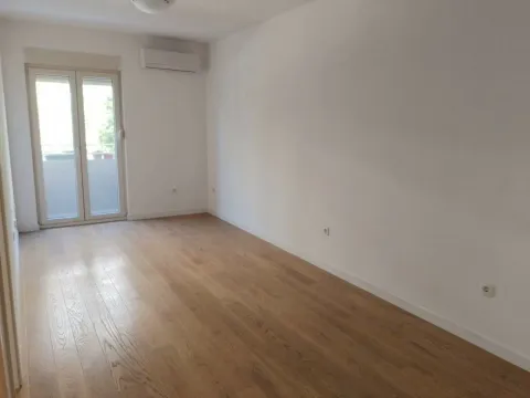 Prodaja, jednosoban stan, 40m², Central Point, Podgorica - image 2