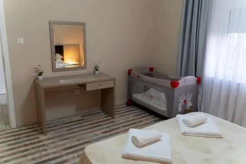 Izdavanje, kuća, 200m², Sveti Stefan, Budva - image 6