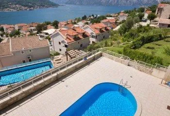 Rent, two bedroom apartment, 86m², Dobrota, Kotor