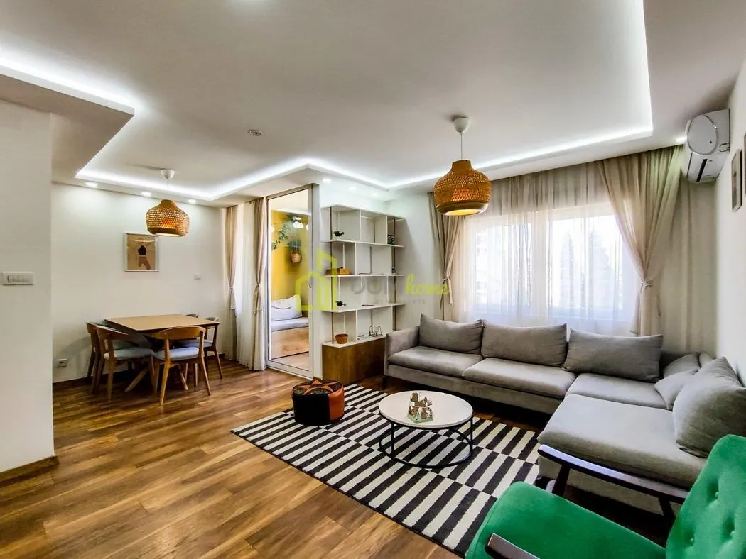 Prodaja, trosoban stan, 89m², Autobuska stanica, Podgorica