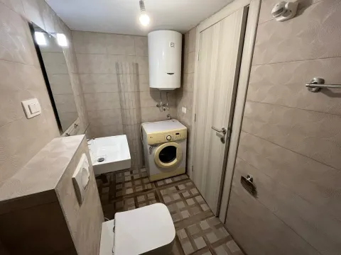 Rent, one bedroom apartment, 42m², Budva, Crna Gora - image 13