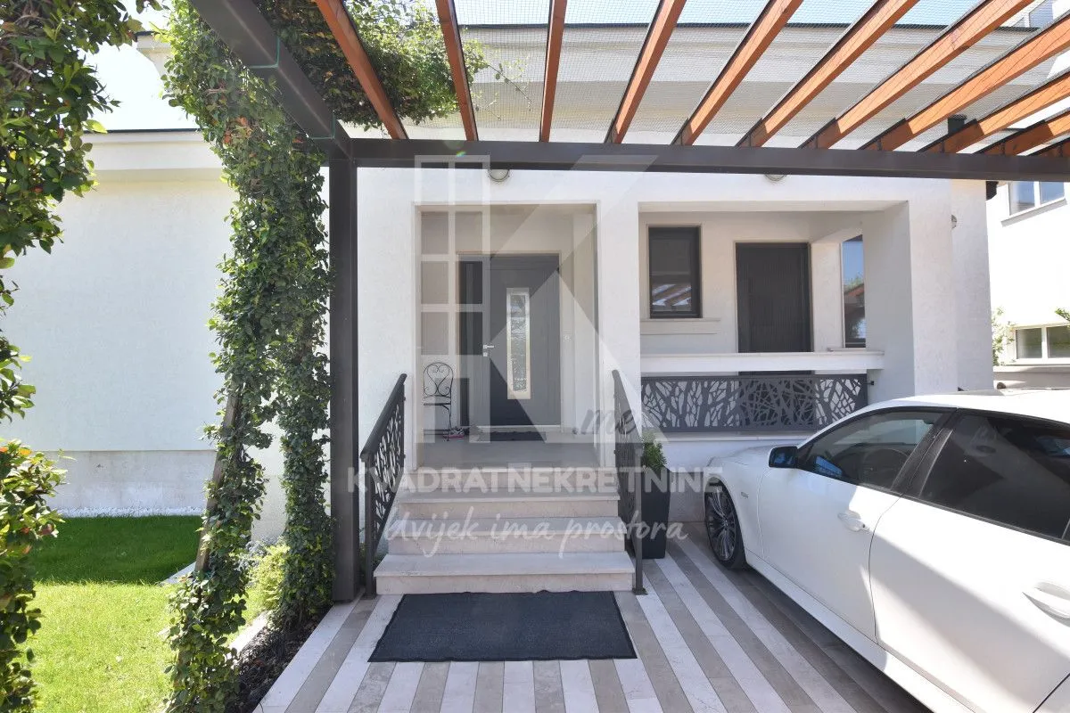 Prodaja, kuća, 170m², Gornja Gorica, Podgorica