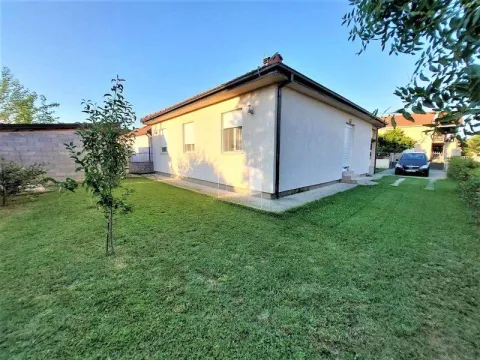 Rent, house, 120m², Tološi, Podgorica - image 3