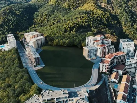 Sale, one bedroom apartment, 44m², Bečići, Budva - image 2