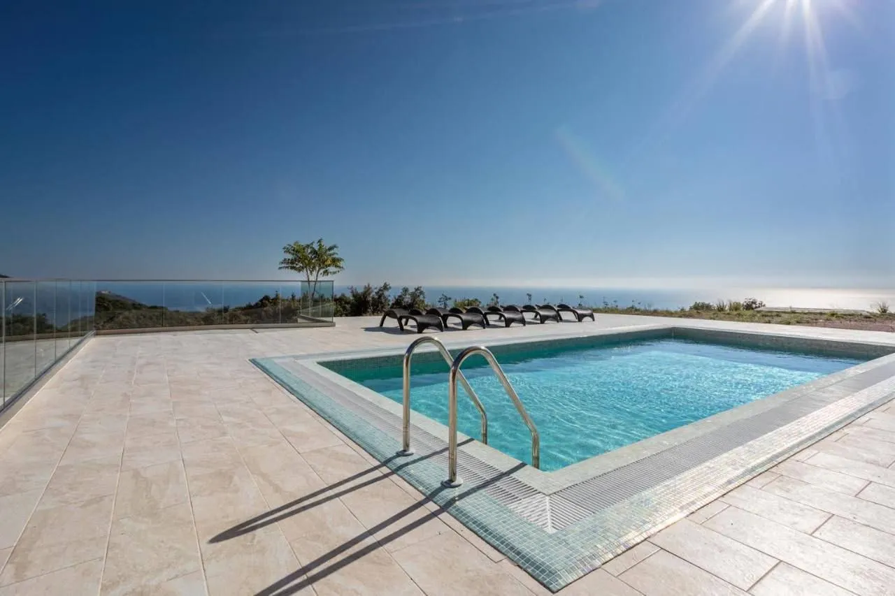 Rent, house, 450m², Krimovica, Kotor