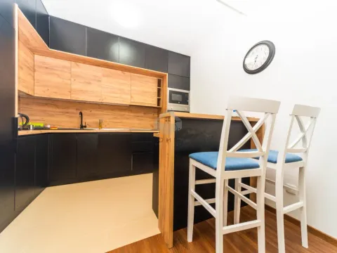 Izdavanje, dvosoban stan, 75m², Master Kvart, Podgorica - image 2
