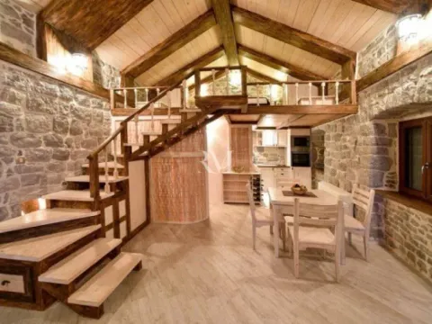 Izdavanje, kuća, 281m², Dub, Kotor - image 8