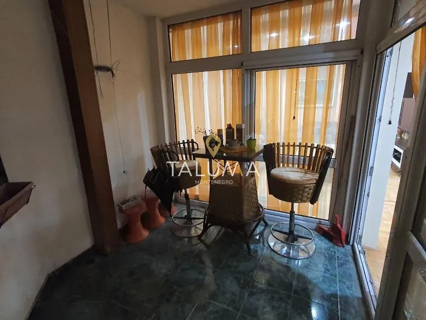 Izdavanje, jednosoban stan, 63m², Blok 6, Podgorica