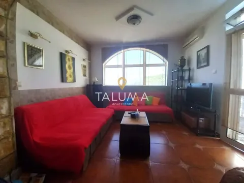 Sale, one bedroom apartment, 50m², Sveti Stefan, Budva