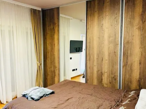 Rent, two bedroom apartment, 120m², City Kvart, Podgorica - image 7