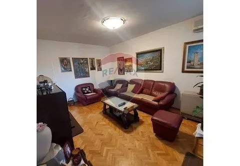Izdavanje, trosoban stan, 96m², Tuški Put, Podgorica - image 14