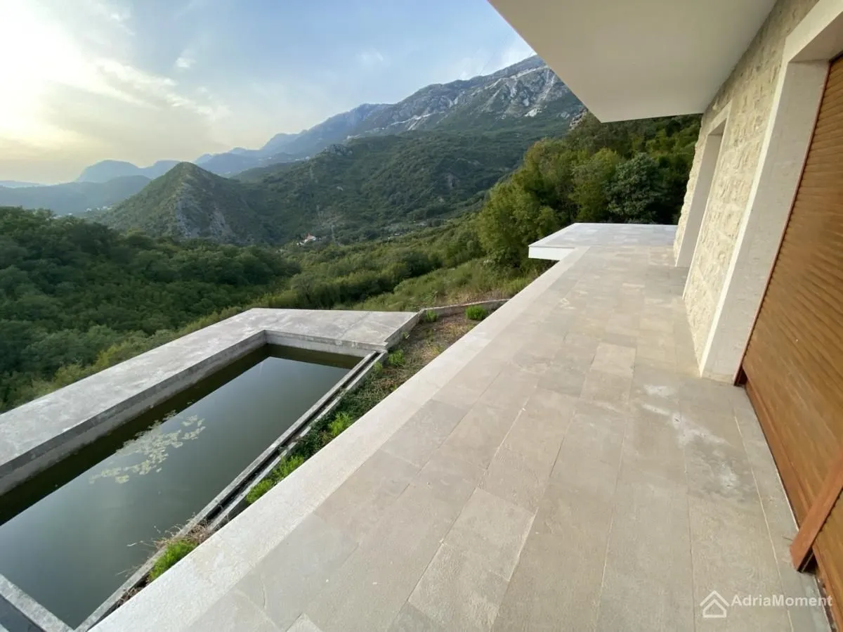 Sale, house, 400m², Bečići, Budva