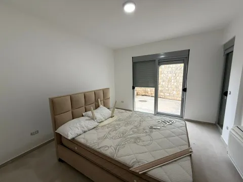 Sale, three bedroom apartment, 90m², Tivat, Crna Gora - image 4