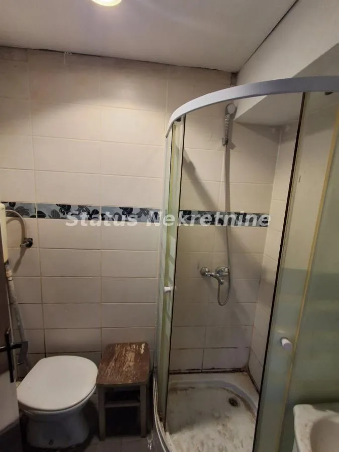 Izdavanje, dvosoban stan, 42m², Petrovaradin, Novi Sad